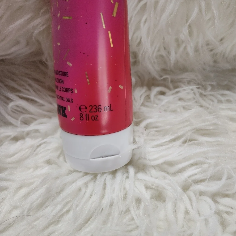 PINK Berry Glitz Body Lotion 8 fl oz